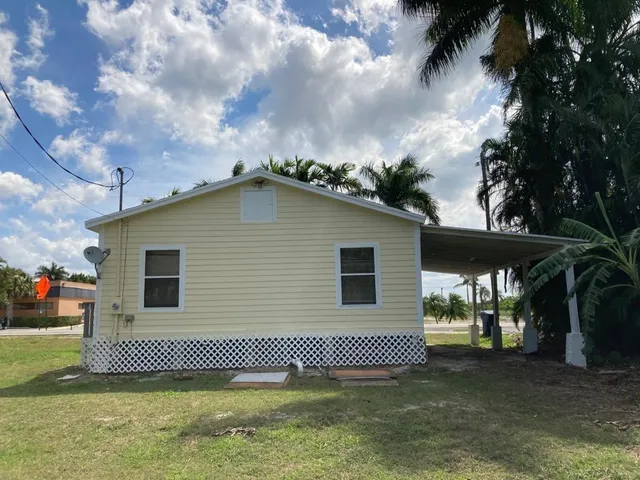 $1,475 | 179 South Barfield Highway, Unit 1, Pahokee, FL 33476