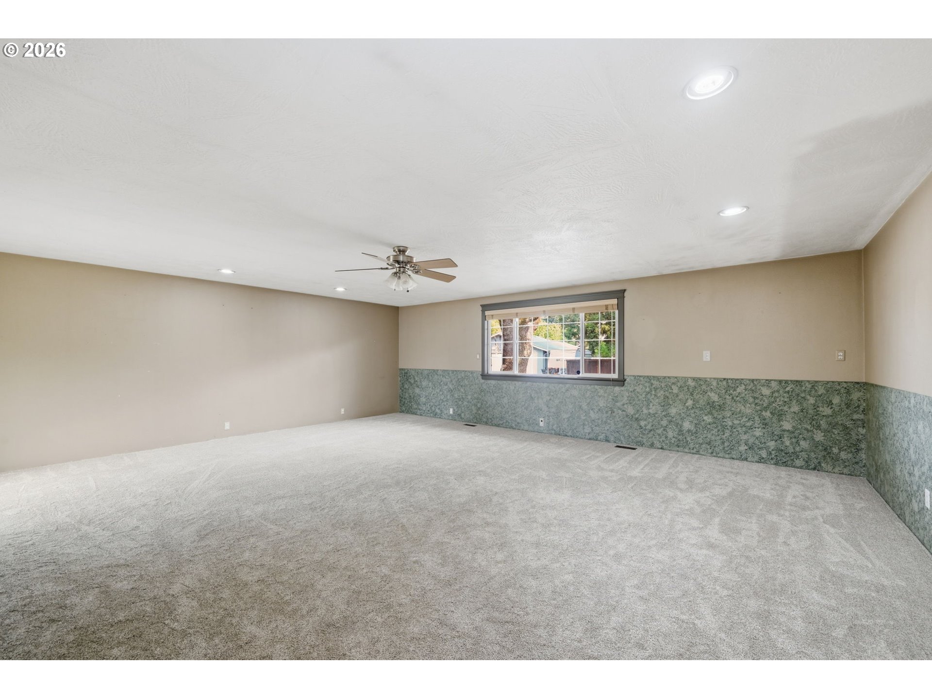 2710 Crocker Road Eugene, OR 97404 - Photo 15 of 34 Gallery Image 15