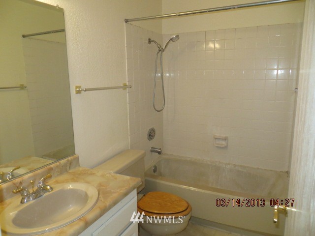 2607 Northeast 4th Street, Unit 238 Renton, WA 98056 - Photo 3 of 6 Gallery Image 3