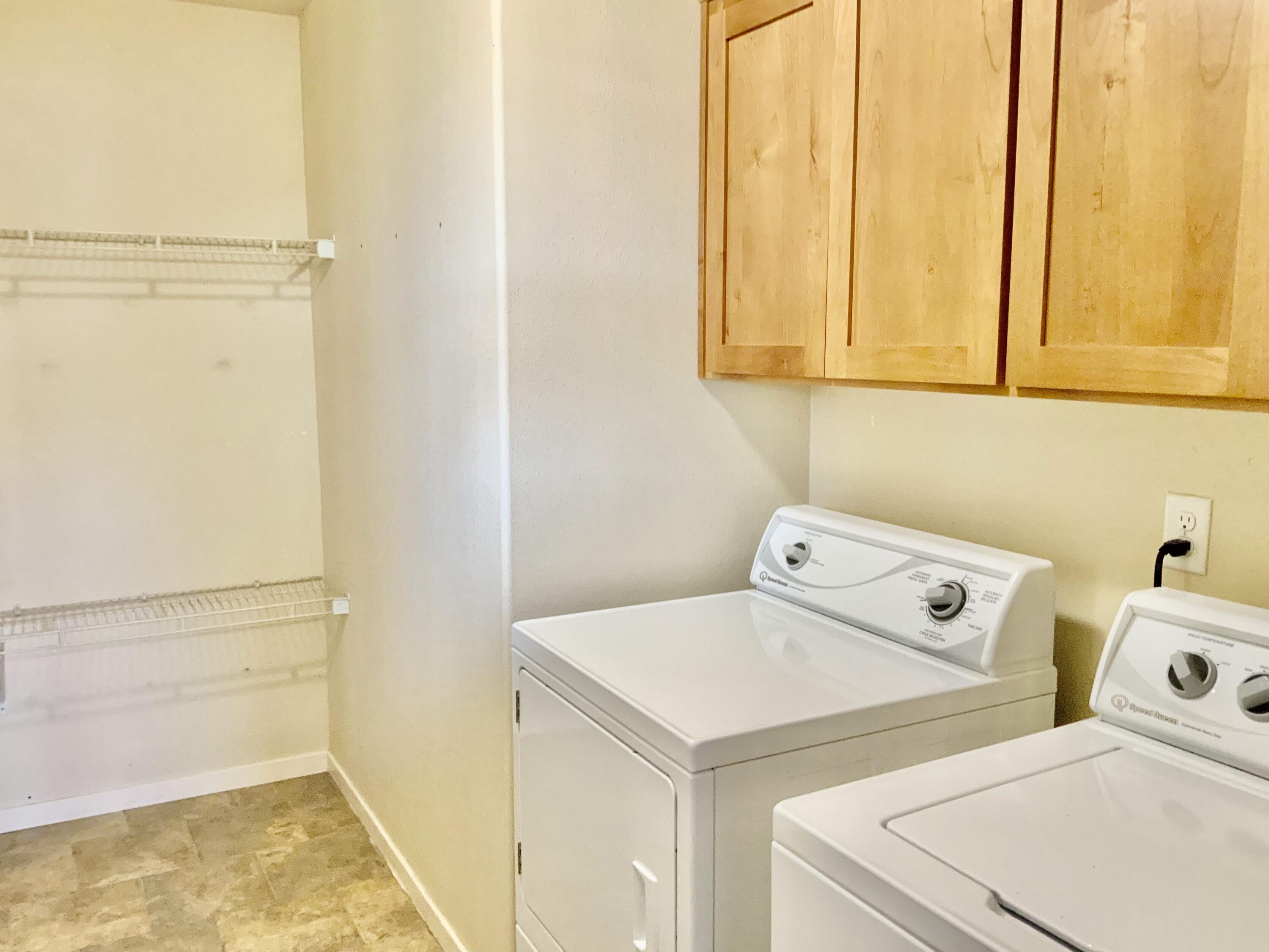 575 Barton Road Eagle Point, OR 97524 - Photo 18 of 26 Laundry room with storage