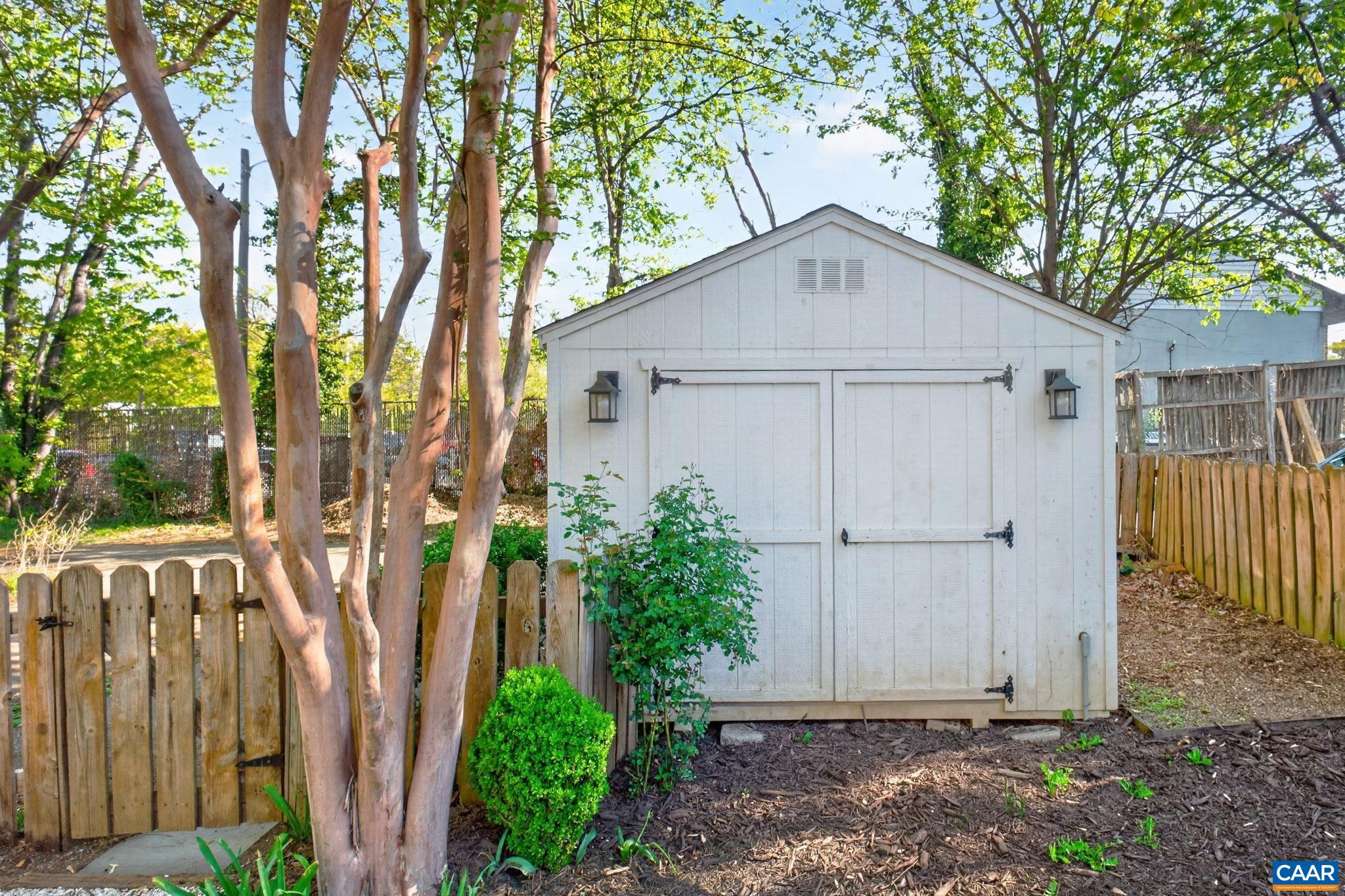 623 Hinton Avenue Charlottesville, VA 22902 - Photo 33 of 35