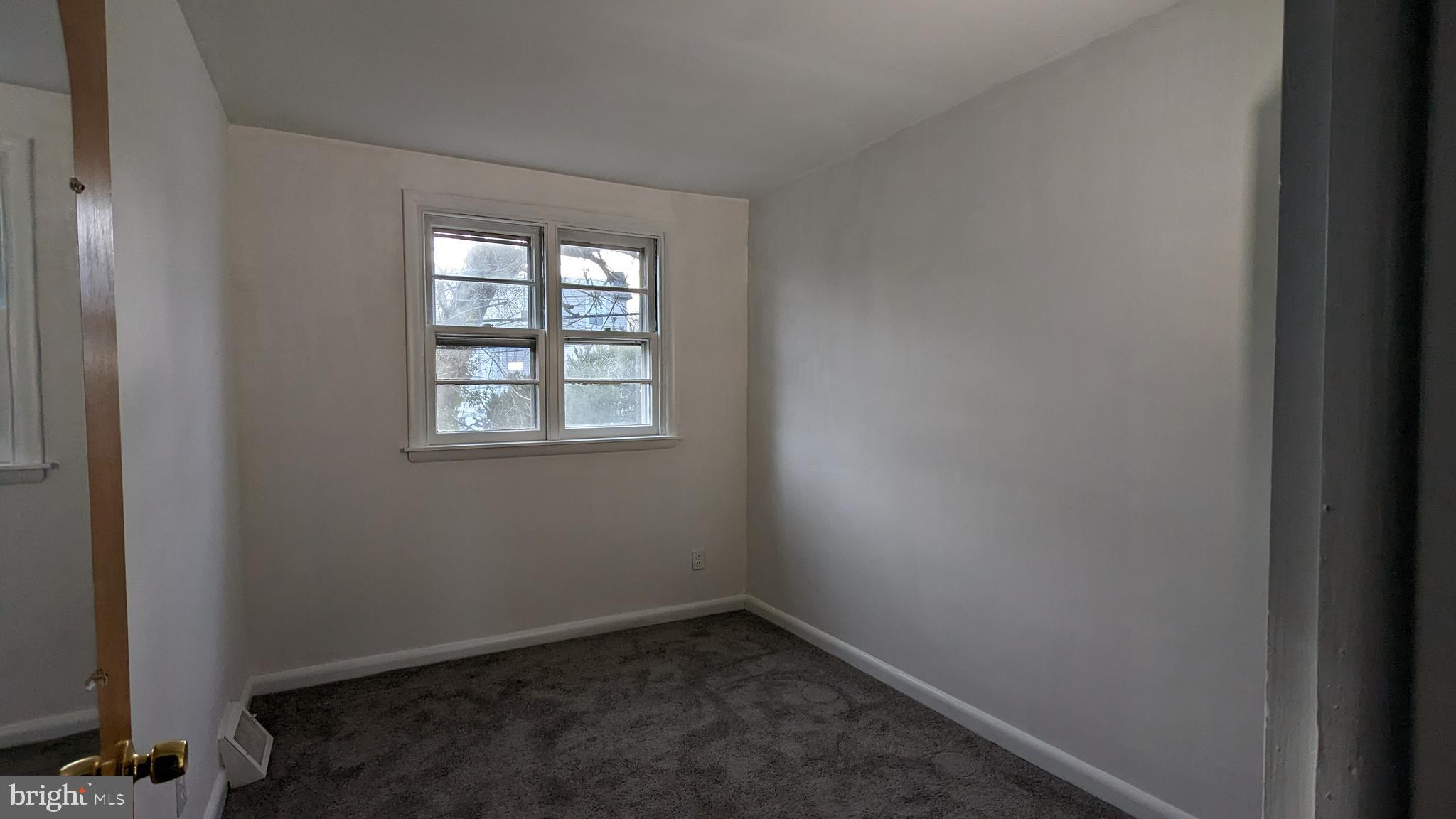 1144 Medway Road Philadelphia, PA 19115 - Photo 5 of 33