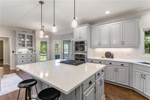 $750,000 | 5255 West 129th Terrace, Leawood, KS 66209