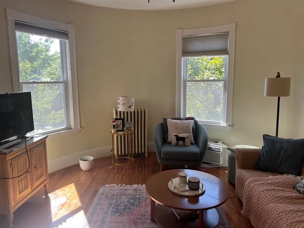 $2,100 | 760 Columbia Road, Unit 2, Boston, MA 02125