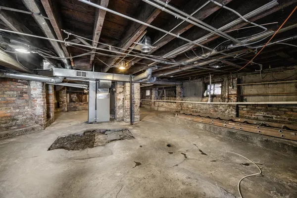 $450,000 | 1023 South Claremont Avenue, Chicago, IL 60612