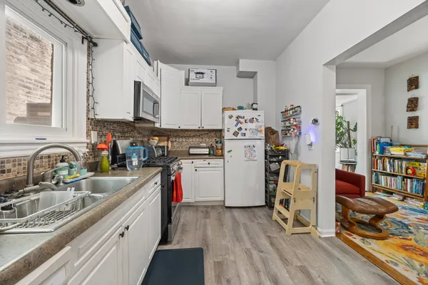 $450,000 | 1023 South Claremont Avenue, Chicago, IL 60612