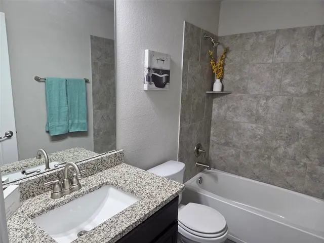 $415,000 | 2304 South Lakeline Boulevard, Unit 452, Cedar Park, TX 78613
