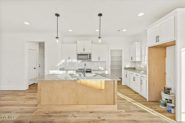 $574,900 | 3054 Sawgrass Drive, Jonesborough, TN 37659