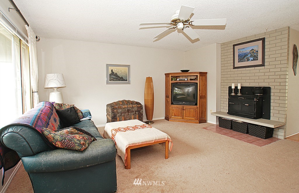 22623 2nd Place West Bothell, WA 98021 - Photo 2 of 13