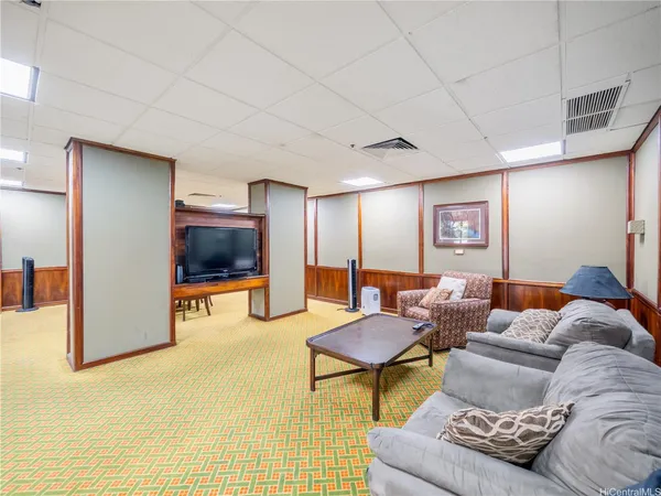 $3,995 | 555 Hahaione Street, Unit 5C, Honolulu, HI 96825