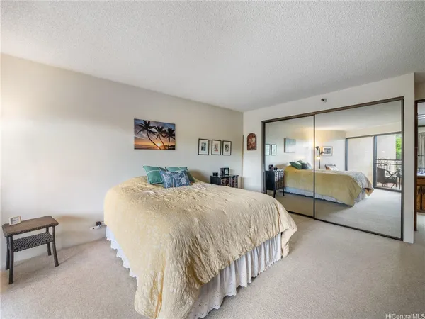 $3,995 | 555 Hahaione Street, Unit 5C, Honolulu, HI 96825