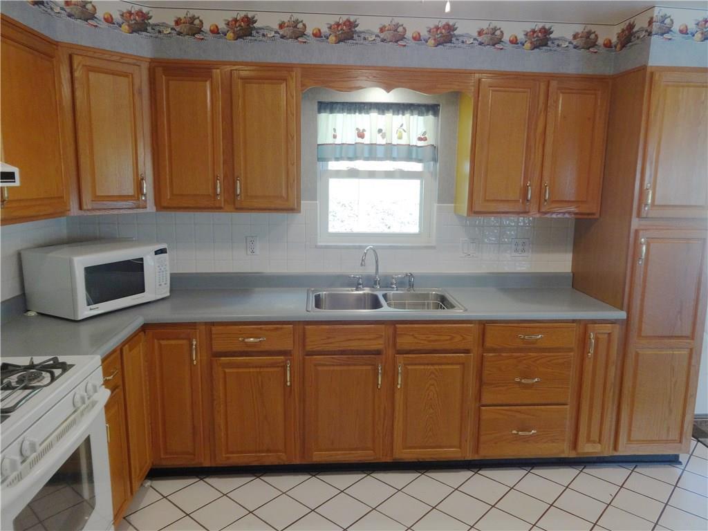22 Forbes Road Monroeville, PA 15146 - Photo 5 of 24 Kitchen