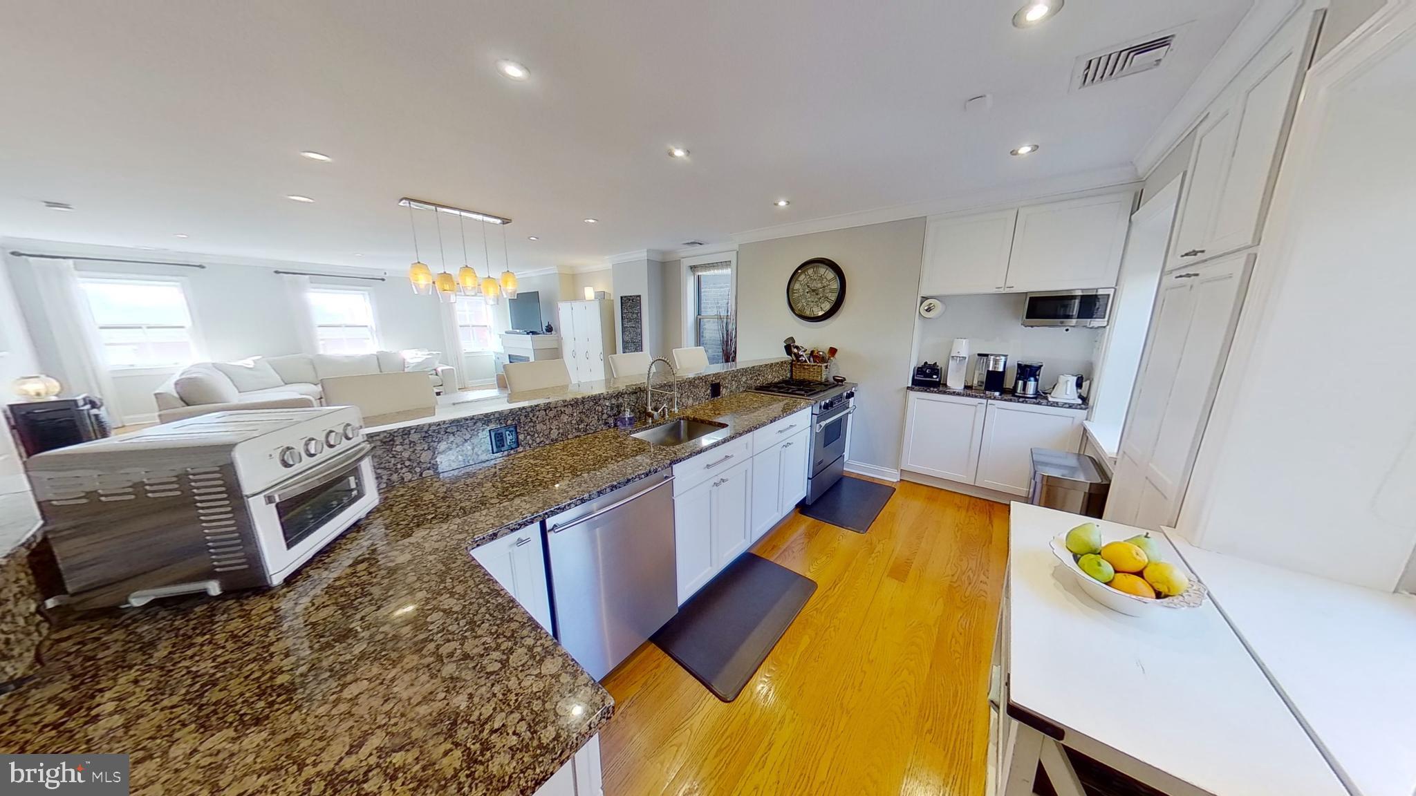 1615 Spruce Street, Unit 400 Philadelphia, PA 19103 - Photo 12 of 45