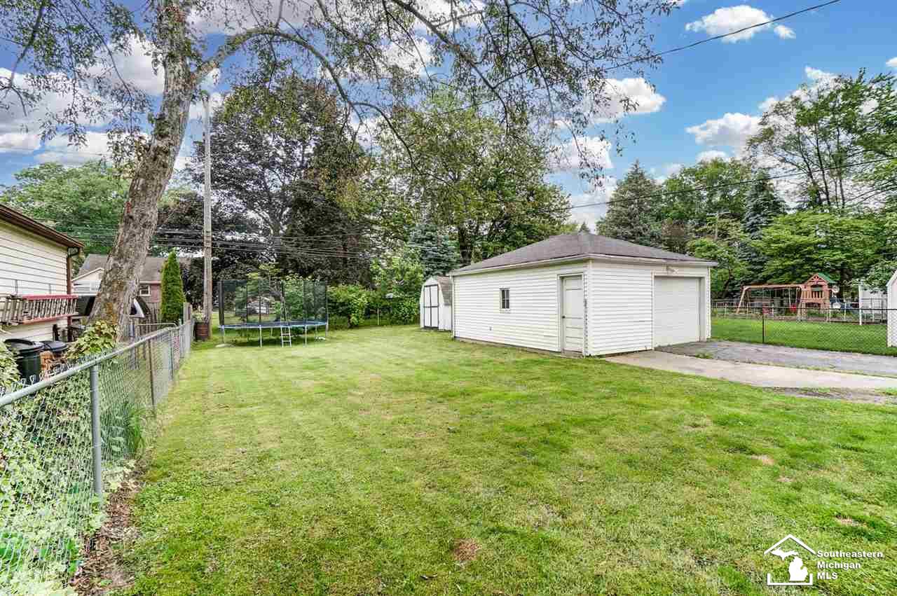 2237 Vivian Road Monroe, MI 48162 - Photo 24 of 26 50043845-23.JPG