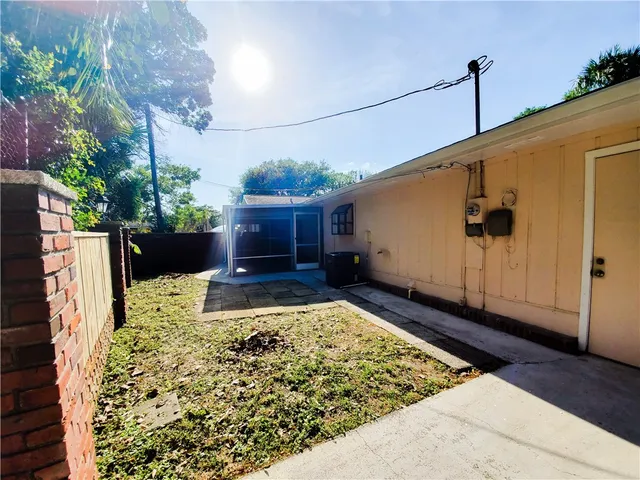 $2,100 | 2671 Victory Boulevard, Vero Beach, FL 32960