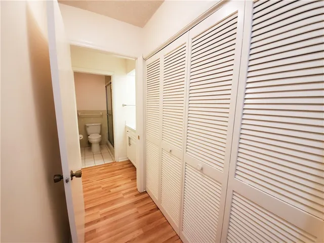 $2,100 | 2671 Victory Boulevard, Vero Beach, FL 32960