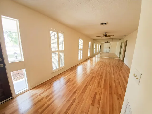 $2,100 | 2671 Victory Boulevard, Vero Beach, FL 32960