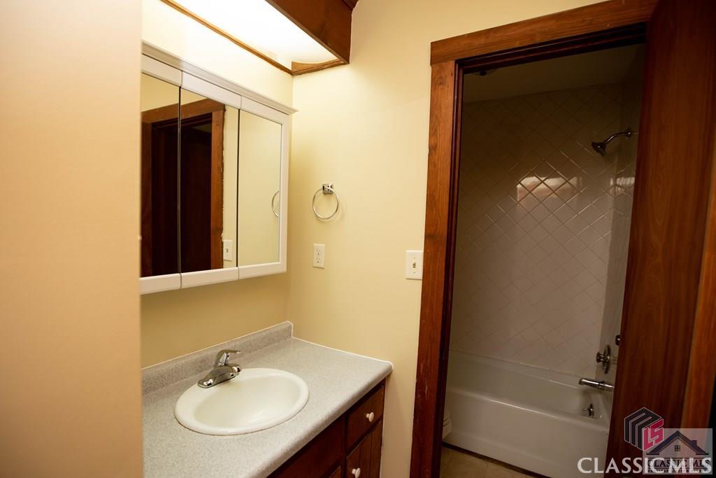 5545 Old Lexington Road Athens, GA 30605 - Photo 6 of 14 Gallery Image 6