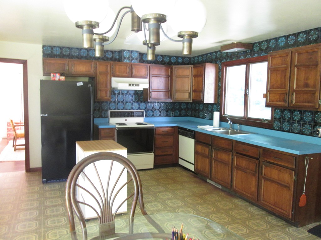 28 Troutbrook Road Dover, MA 02030 - Photo 3 of 12 Gallery Image 3