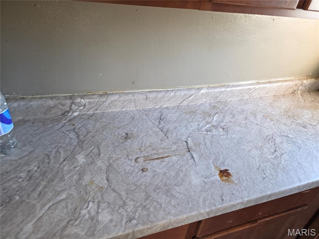 8015 Allen Avenue St. Louis, MO 63114 - Photo 22 of 65