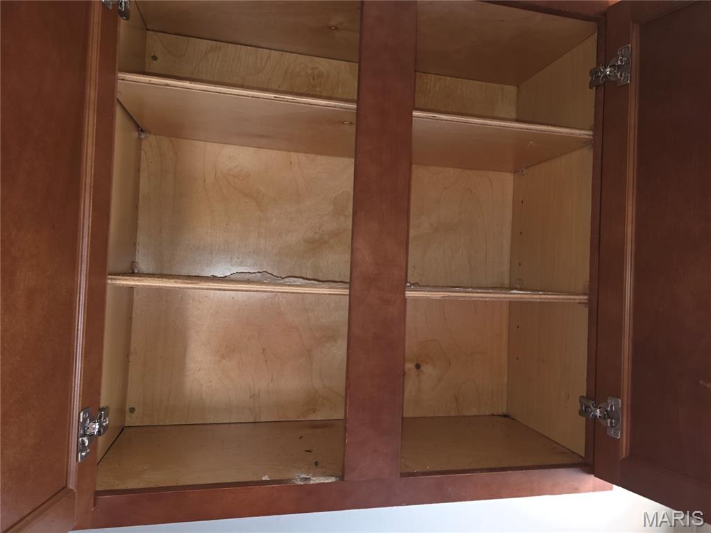 8015 Allen Avenue St. Louis, MO 63114 - Photo 25 of 65