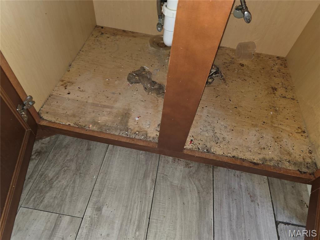 8015 Allen Avenue St. Louis, MO 63114 - Photo 28 of 65