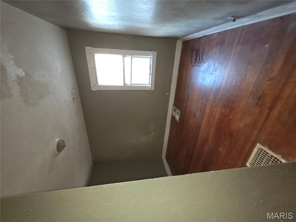 8015 Allen Avenue St. Louis, MO 63114 - Photo 38 of 65