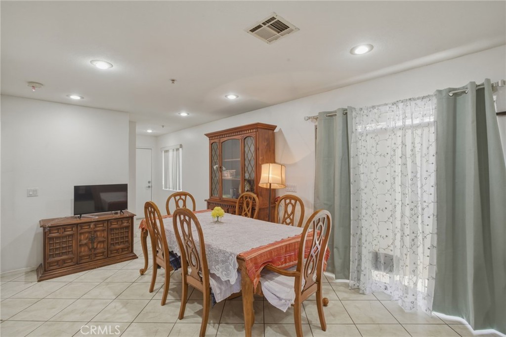 2908 Prospect Avenue Riverside, CA 92507 - Photo 8 of 24 Gallery Image 8