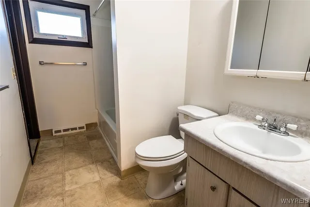 $1,665 | 111 Sunshine Drive, Amherst, NY 14228