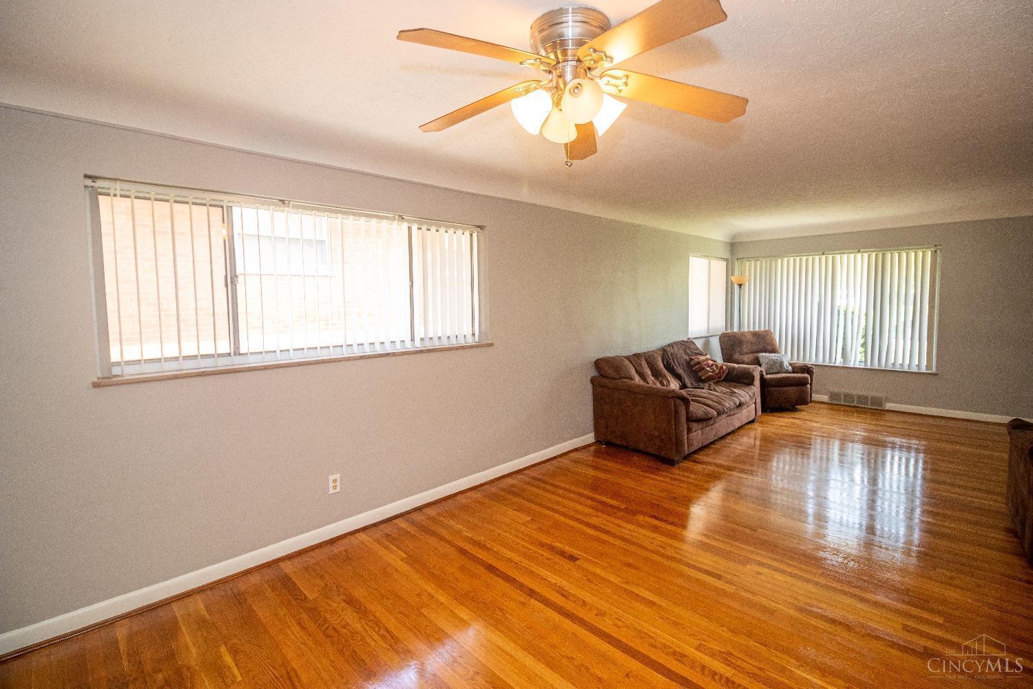 7965 Stillwell Road Cincinnati, OH 45237 - Photo 7 of 38