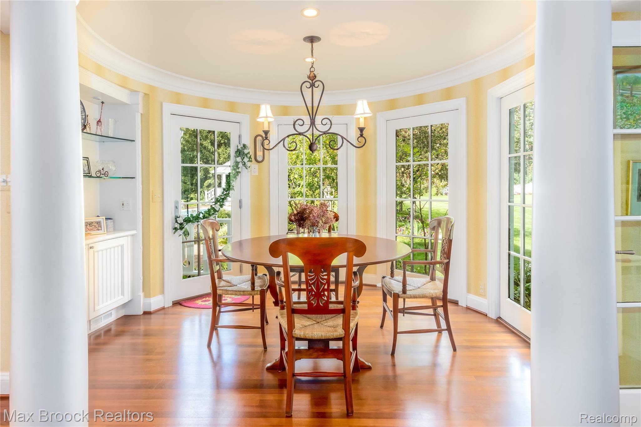 2080 Redding Road Birmingham, MI 48009 - Photo 23 of 59 Dining Nook.jpg