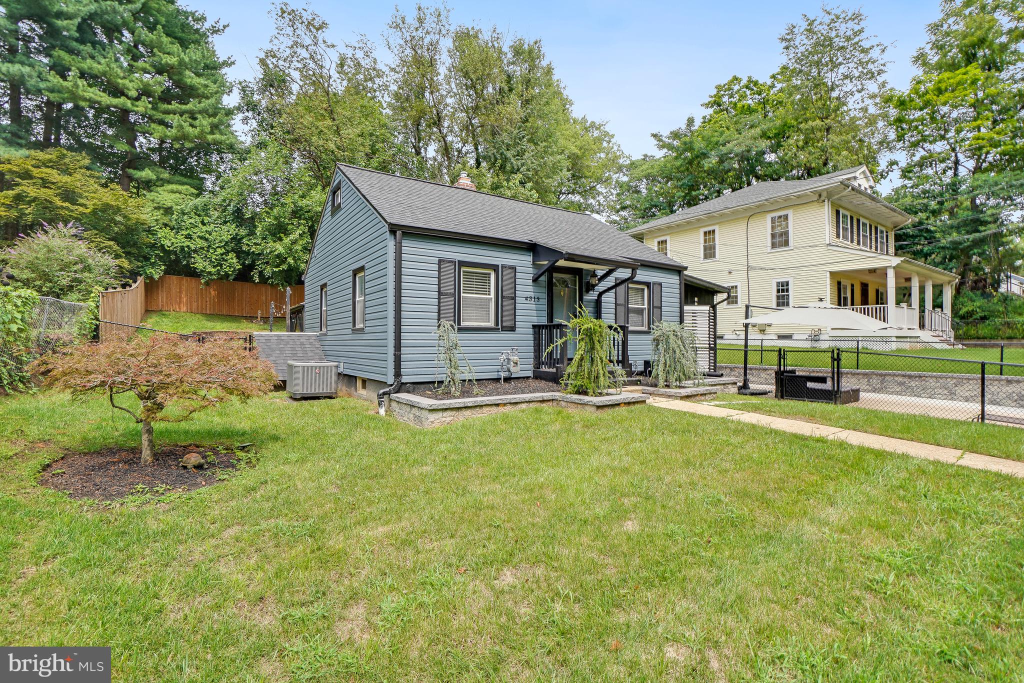 4313 Ivy Glen Road Silver Spring, MD 20906 - Photo 3 of 33 Nice ladscaping!