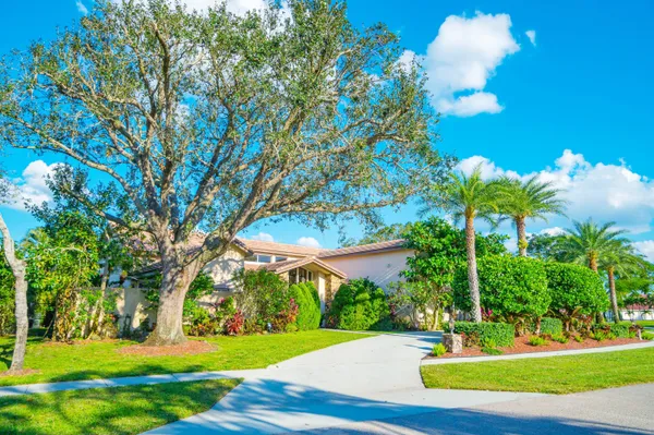 $11,000 | 15835 Meadow Wood Drive, Wellington, FL 33414