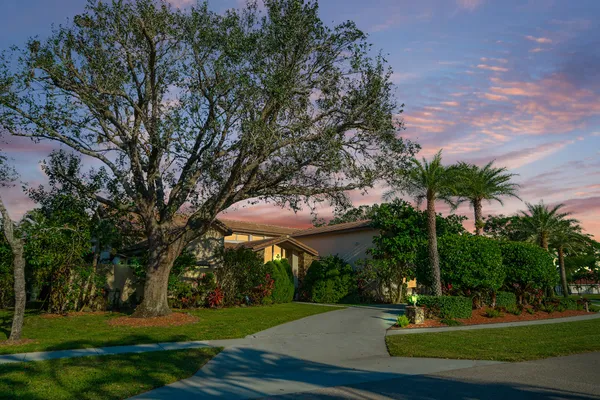 $11,000 | 15835 Meadow Wood Drive, Wellington, FL 33414