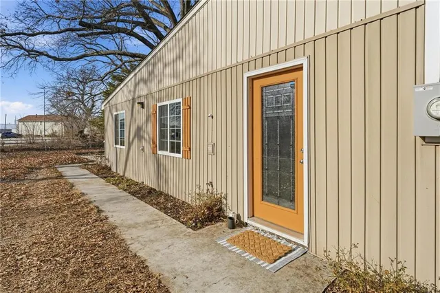 $207,000 | 1404 South Butler Drive, Harrisonville, MO 64701