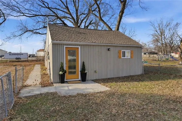 $201,000 | 1404 South Butler Drive, Harrisonville, MO 64701