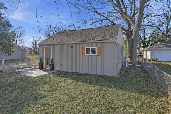 $201,000 | 1404 South Butler Drive, Harrisonville, MO 64701