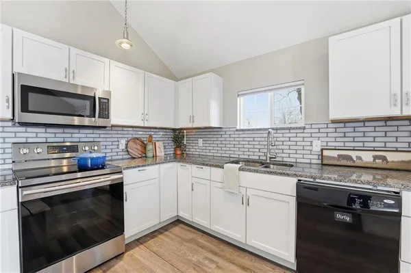 $201,000 | 1404 South Butler Drive, Harrisonville, MO 64701