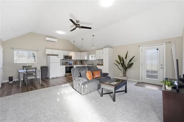 $201,000 | 1404 South Butler Drive, Harrisonville, MO 64701