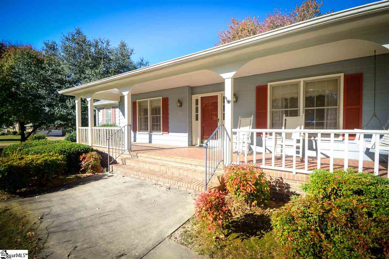 101 Colony Road Taylors, SC 29687 - Photo 3 of 29 Gallery Image 3
