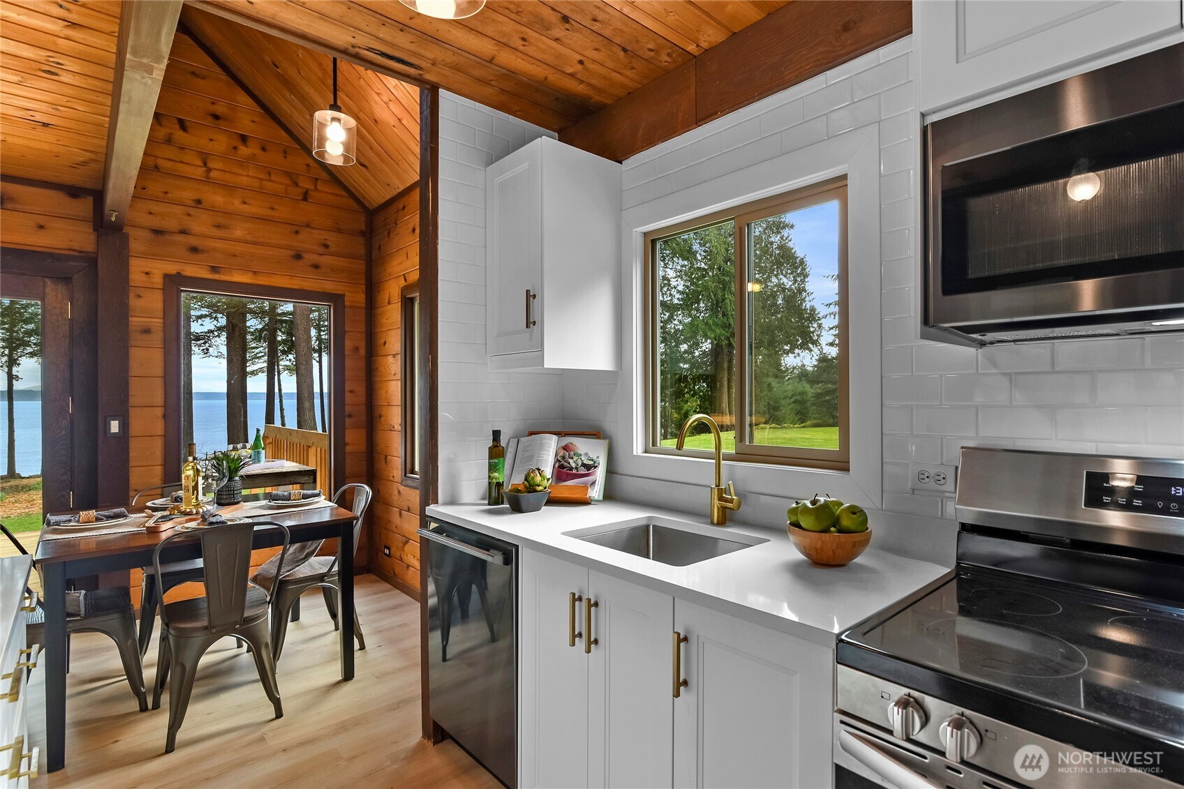 34266 Pilot Point Road Northeast Kingston, WA 98346 - Photo 12 of 37 Gallery Image 12