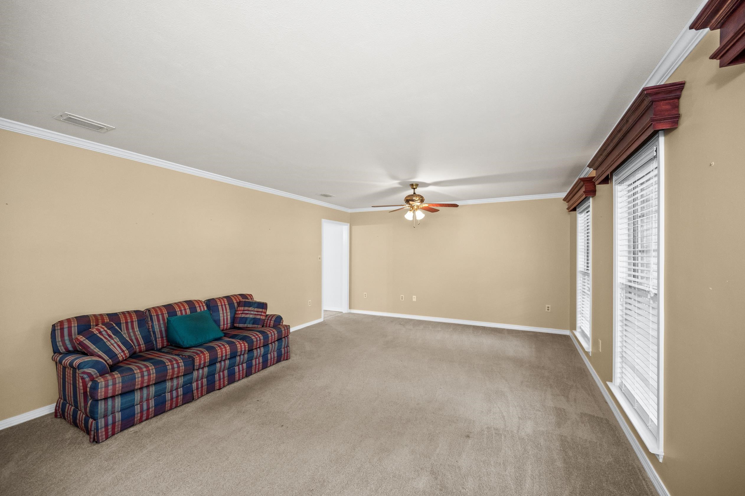303 West Palm Avenue Foley, AL 36535 - Photo 14 of 32 Living Room