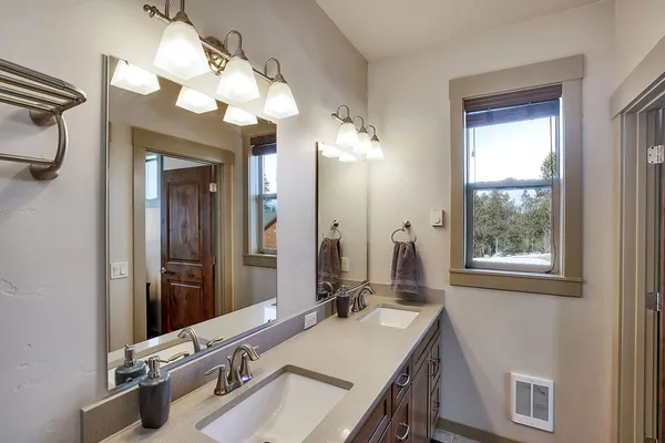 $1,150,000 | 30 Creekside Court, Donnelly, ID 83615