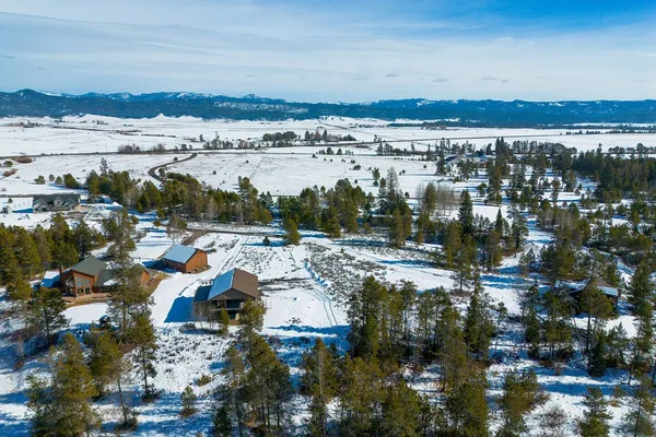 $1,150,000 | 30 Creekside Court, Donnelly, ID 83615