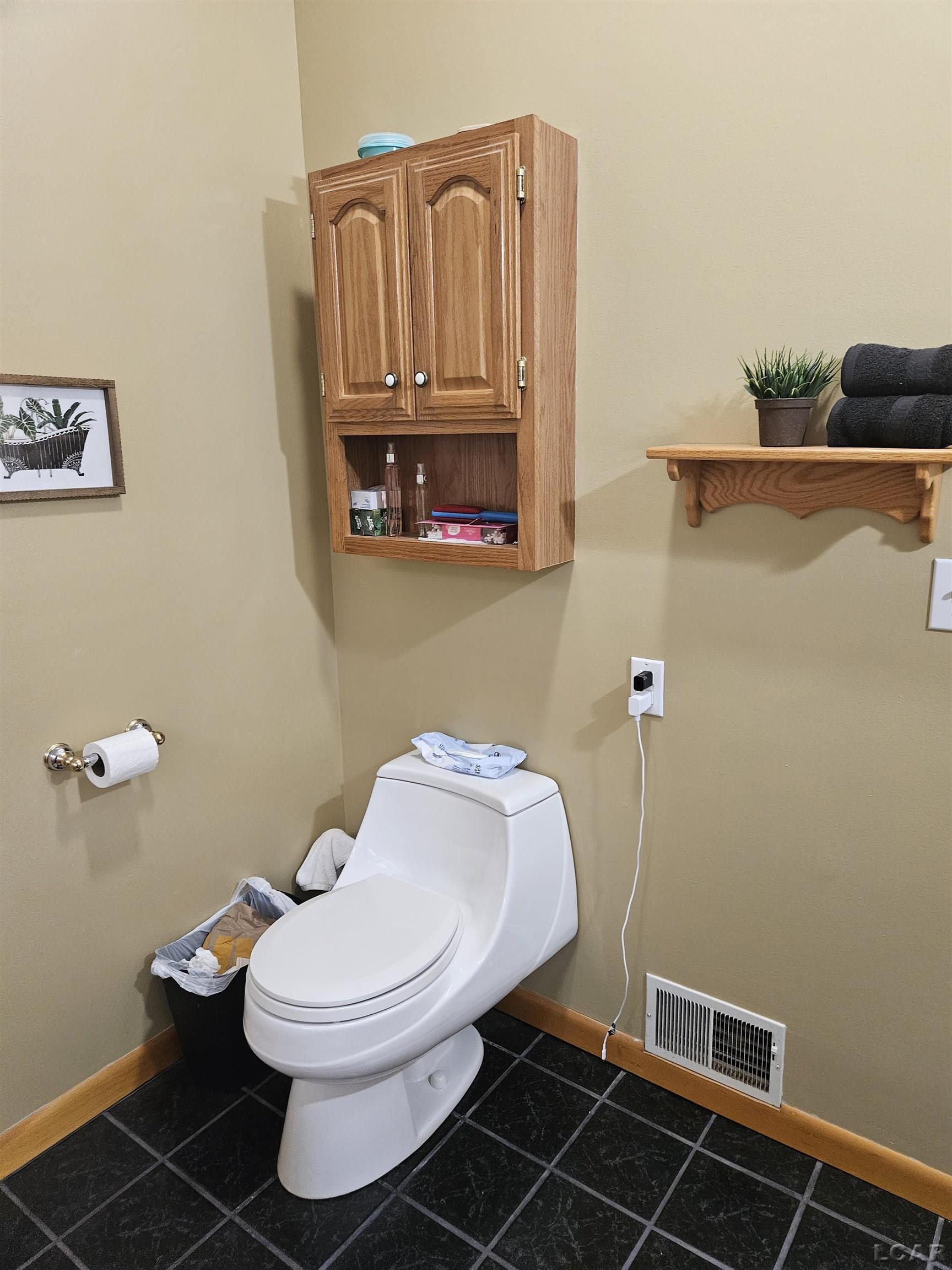 1685 East Carleton Road Adrian, MI 49221 - Photo 41 of 47 50109481-40.JPG
