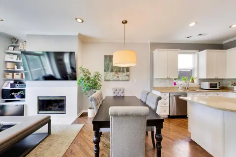 $550,000 | 1732 West Diversey Parkway, Unit 2W, Chicago, IL 60614