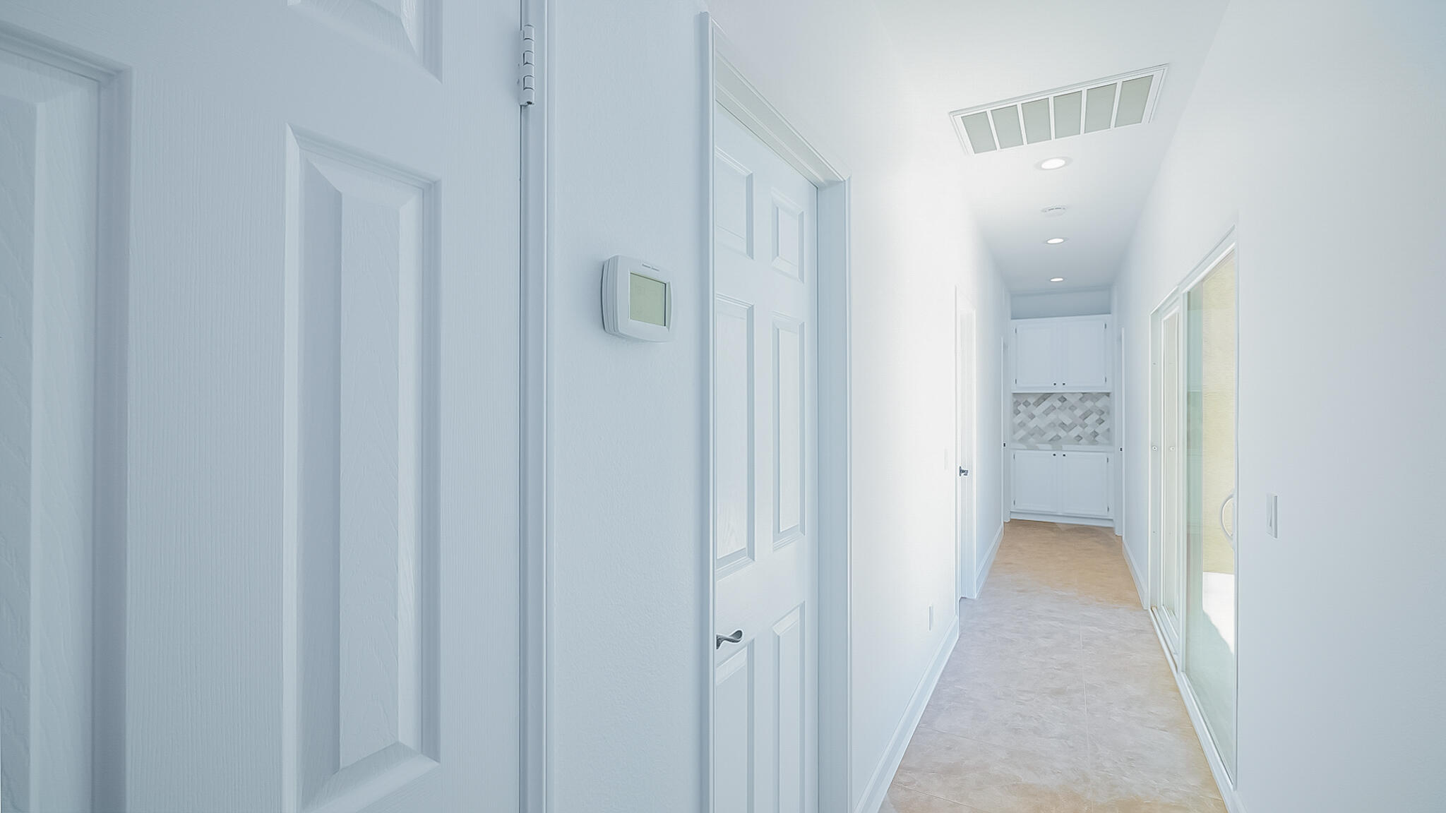 67886 Rio Largo Road Cathedral City, CA 92234 - Photo 9 of 28 Hallway Path