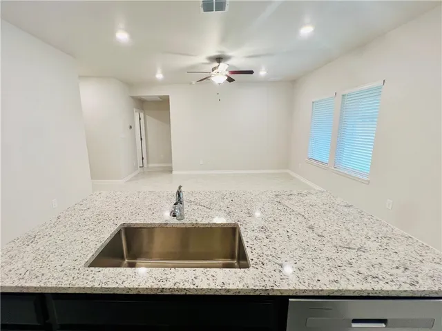 $2,150 | 7906 Bronco Buster Drive, Corpus Christi, TX 78414