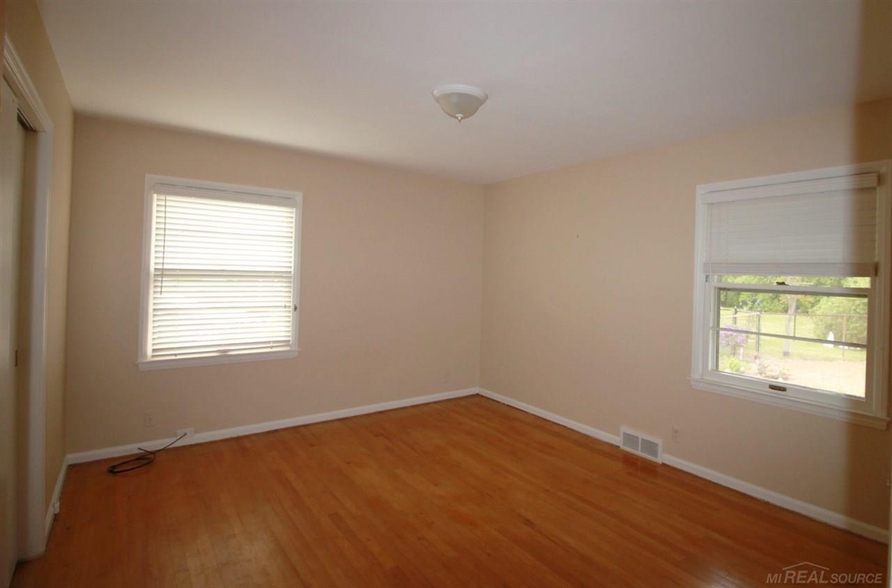 954 South Renaud Road Grosse Pointe Woods, MI 48236 - Photo 30 of 46
