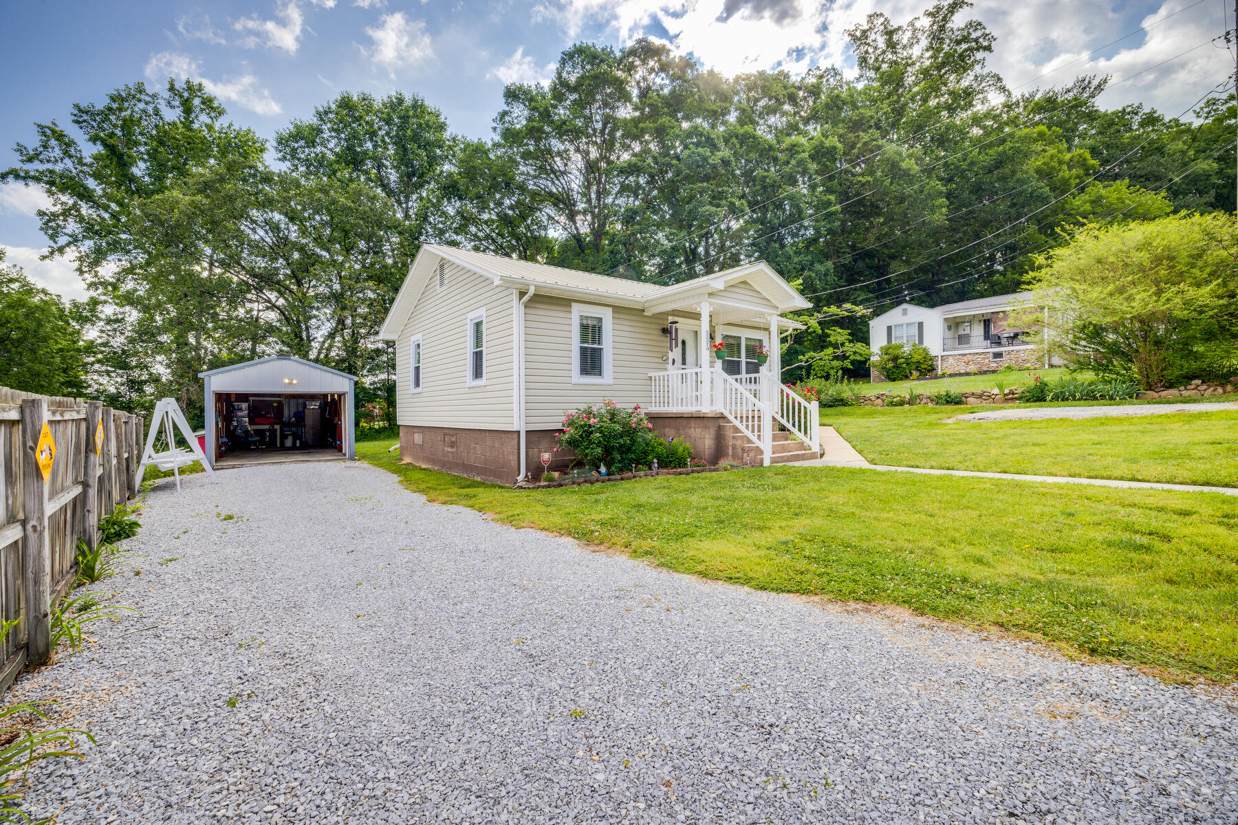 168 Madison Street Erwin, TN 37650 - Photo 2 of 25 002
